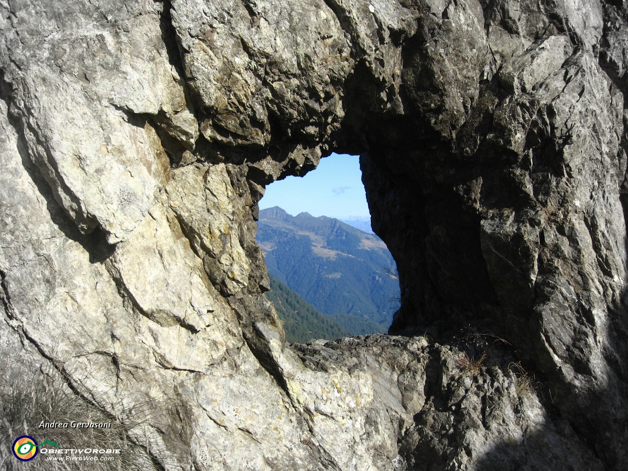 01 finestra delle trincee al Passo Verrobbio.jpg